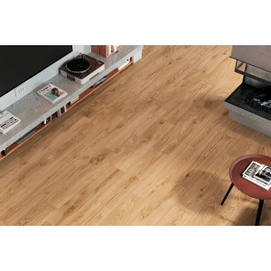 Piastrelle per pavimenti effetto legno, in armonia con l'ambiente domestico.