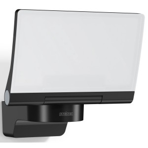 Faretto LED nero Steinel XLED Home 2 con copertura opale per luce diffusa.
