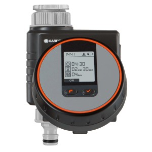 Computer per irrigazione Gardena con display per il controllo dell'irrigazione del giardino.