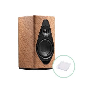 Cassa acustica con alloggiamento in legno e frontale nero, accessori inclusi.