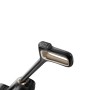 Dettaglio dell'impugnatura dell'aspirapolvere portatile Mova M10 con display a LED.