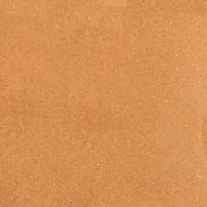 Primo piano di un pannello isolante marrone per interni.