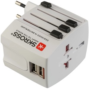 Adattatore multiplo t.b.t. bianco con porte USB per vari tipi di prese.