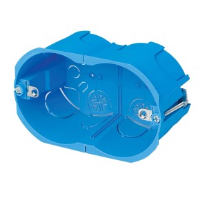Dettaglio di una scatola da incasso blu per installazione a parete.