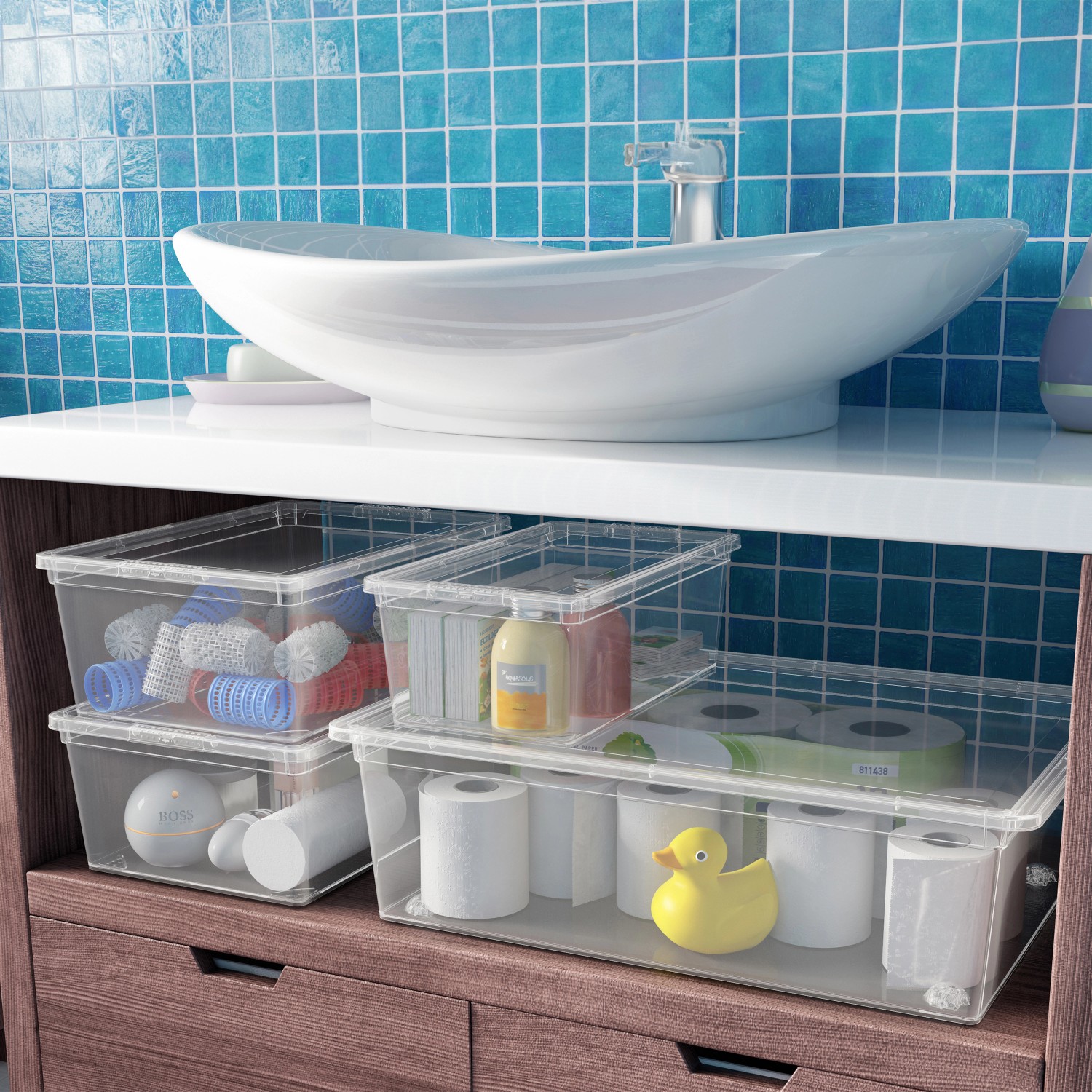 Scatole trasparenti KIS C XXS con coperchi sotto un lavandino.