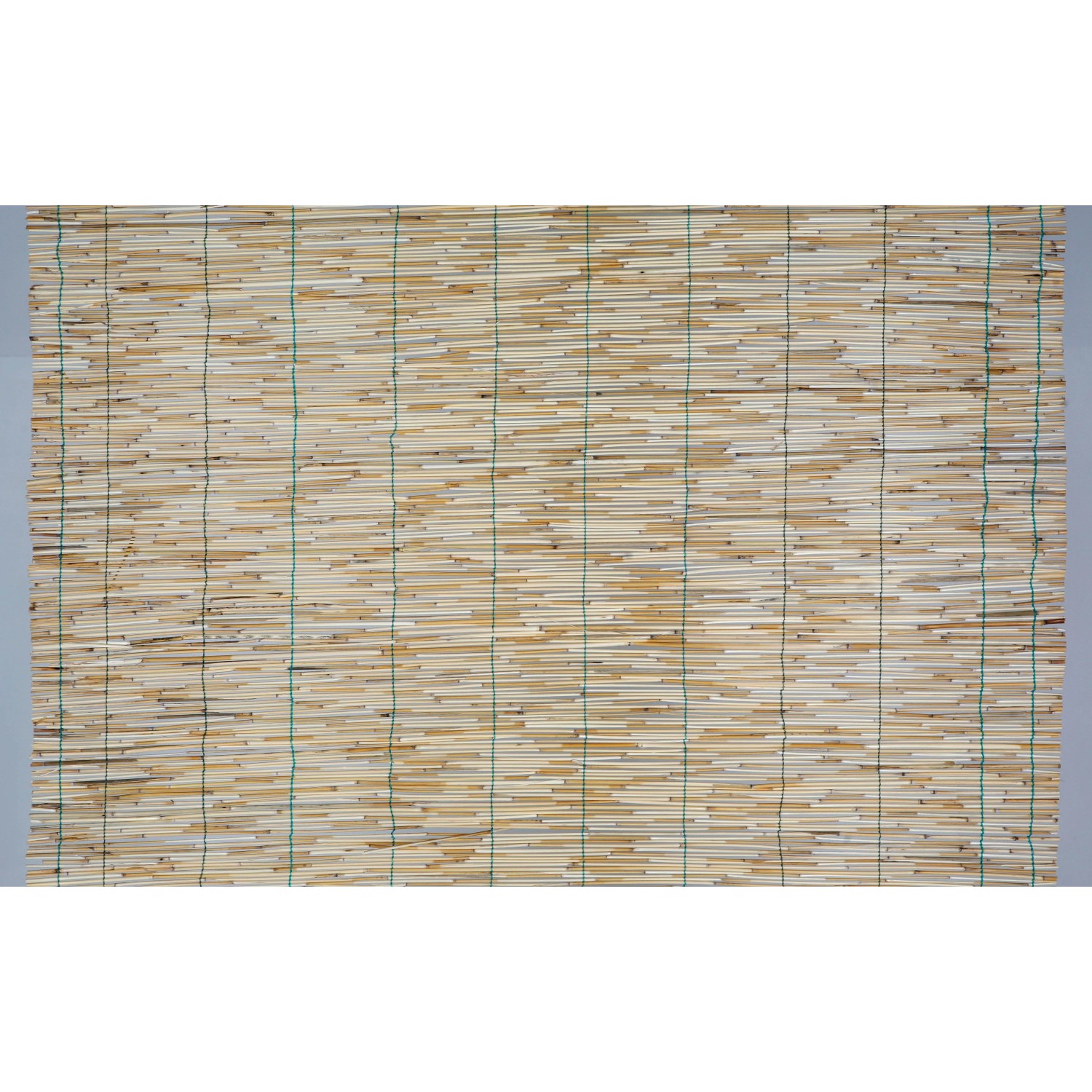 t.b.t. arella in materiali naturali, ideale come protezione da vista e sole per balconi o terrazze.