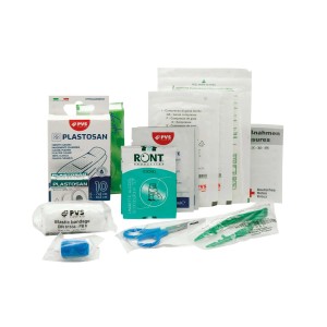 Contenuto di un kit di pronto soccorso: cerotti, bende, forbici, pinzette, salviette disinfettanti.