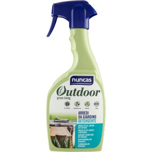 Nuncas Outdoor detergente per arredi da giardino, flacone verde con spruzzino blu.