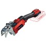 Troncarami a batteria Einhell, rosso/nero, con dispositivo di taglio.