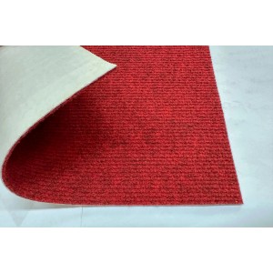 Passatoia rossa al metro, dettaglio della texture e del retro.