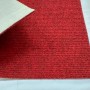 Passatoia rossa al metro, dettaglio della texture e del retro.