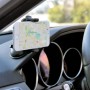 Supporto per telefono da auto con ventosa sul cruscotto.