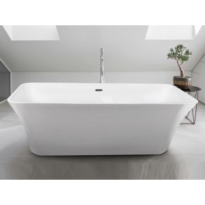 Vasca freestanding t.b.t. bianca, forma moderna per bagni rilassanti.