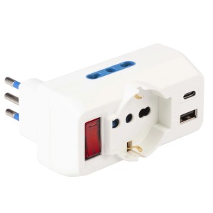 Adattatore multiplo t.b.t. bianco con porte USB e interruttore rosso.