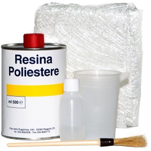 Set resina poliestere con resina, indurente, misurino, pennello e stuoia in fibra di vetro per stucchi speciali.