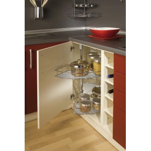 Mobile da cucina con raccordo girevole per un utilizzo ottimale degli angoli.