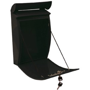 Cassetta postale nera aperta con chiave.