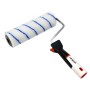 Rullo per pittura con rullo a righe blu e manico in plastica.