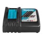 Caricabatterie Makita DC18RC per batterie da 18 V dell'avvitatore a percussione a batteria.