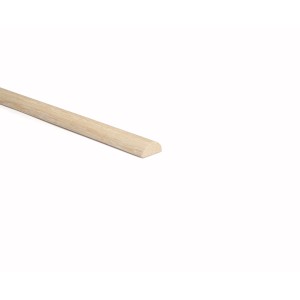 Listello piallato t.b.t. in legno chiaro non trattato.