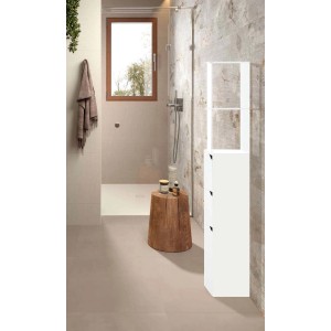 Bagno moderno con mobile bagno t.b.t. bianco e sgabello in legno.