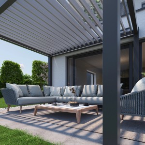 Pergola Biohort in grigio scuro/argento metallizzato con mobili da salotto sulla terrazza.