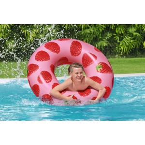 Bambino in piscina con salvagente Bestway a forma di lampone (Ø 106 cm).