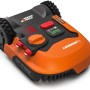 Robot rasaerba Worx Landroid M500: Tosaerba automatico con copertura arancione e display digitale.