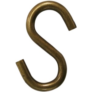 Gancio a S in metallo color oro per appendere.