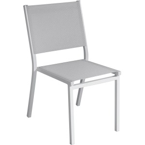 Sedia da giardino t.b.t., struttura in metallo bianco con tessuto a rete grigio per seduta e schienale.