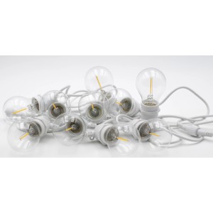 Catena luminosa da esterno t.b.t. con lampadine chiare.