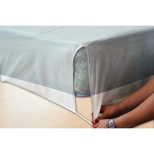 Lenzuolo con angoli t.b.t. tirato su un materasso.