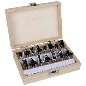 Set di diverse punte per fresa t.b.t. in scatola di legno per la lavorazione del legno.