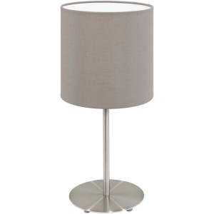 Moderna lampada da tavolo Eglo Pasteri con paralume in tessuto color tortora e base in nichel opaco.