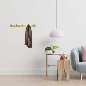 Appendiabiti in legno t.b.t. con giacca al muro. Appendiabiti da terra per ingresso e camera da letto.