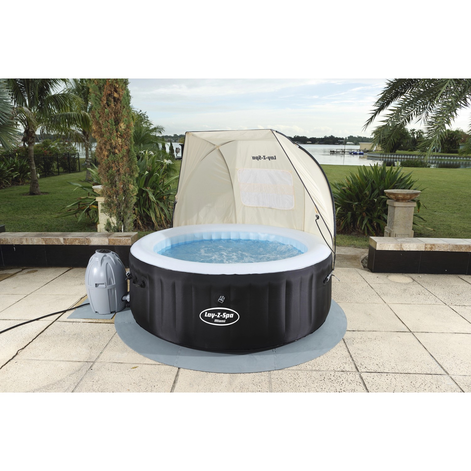 Bestway LAY-Z-SPA con tettuccio parasole. La finestra a rete traspirante offre ombra e protegge dagli insetti.