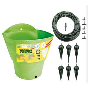 Kit irrigazione t.b.t. per piante con accessori.