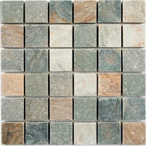 Piastrella a mosaico quadrata in varie tonalità naturali.