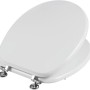 Sedile WC t.b.t. bianco con cerniere cromate, leggermente aperto.