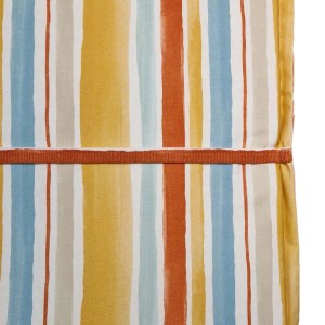 Cuscino da esterno t.b.t. a righe colorate. Cuscino decorativo per mobili da giardino.