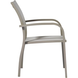 Sedia da giardino t.b.t., vista laterale. Comoda seduta per esterni.