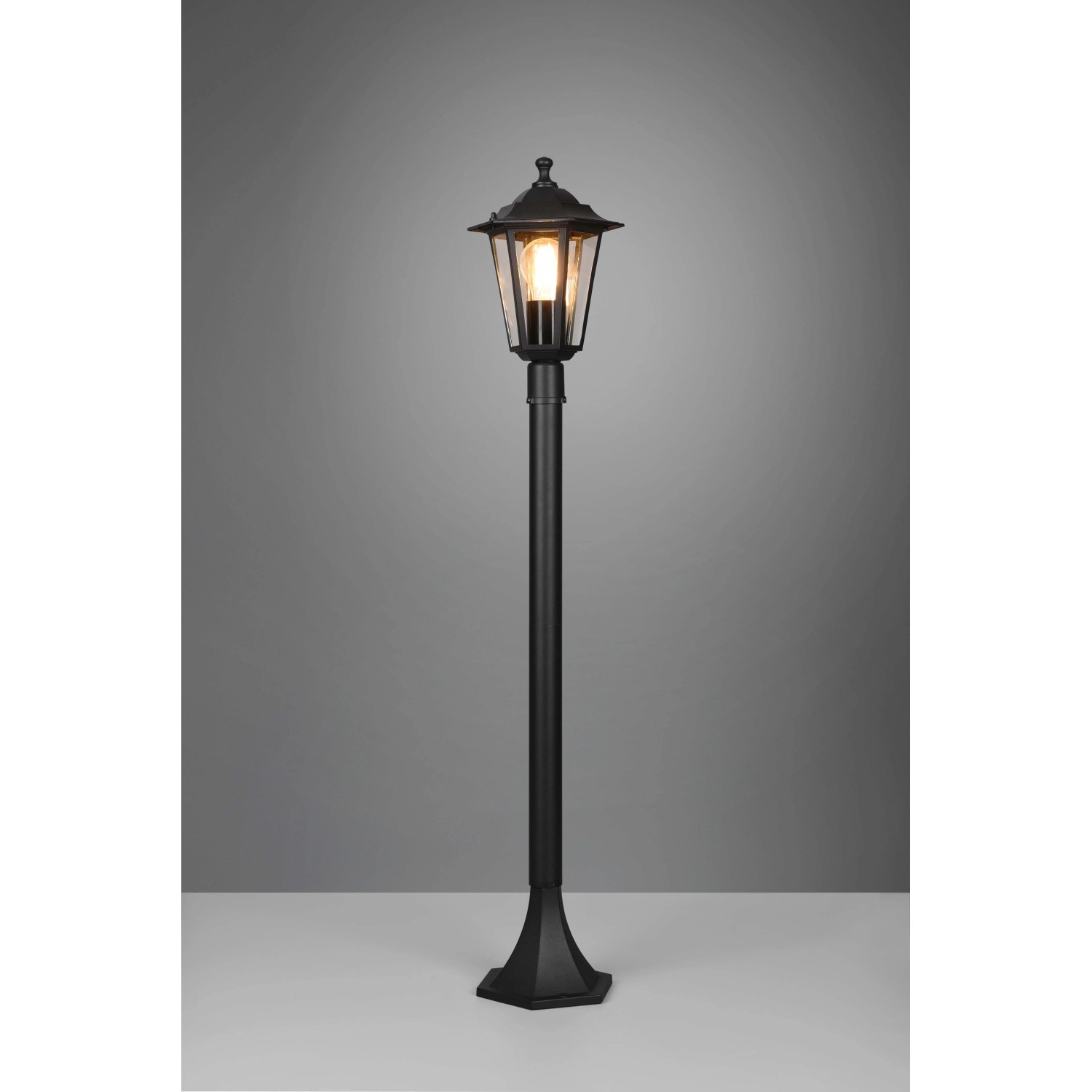 Lampada da esterno nera t.b.t. in stile classico per giardino e cortile.