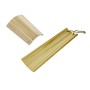 Accessori in legno per artisti, composto da due pezzi di legno in forme diverse.