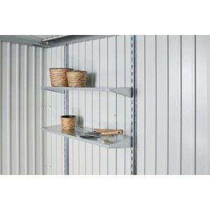 Set di scaffali Biohort con 4 ripiani nel capanno da giardino, ideale per riporre gli accessori da giardino.