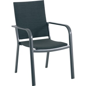 Sedia da giardino impilabile Pacora con rivestimento in tessuto e braccioli.