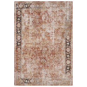 Tappeto vintage con motivo floreale nei toni del rosso e del beige.