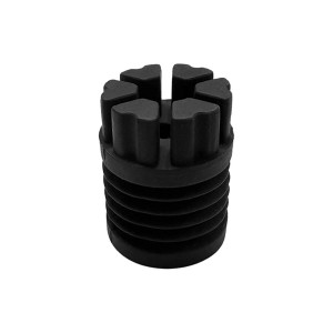 Dettaglio di un accessorio nero per lavatrici.