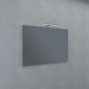 Specchio da parete rettangolare con illuminazione integrata.