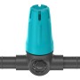 Raccordo a T per sistemi di irrigazione con regolatore blu.