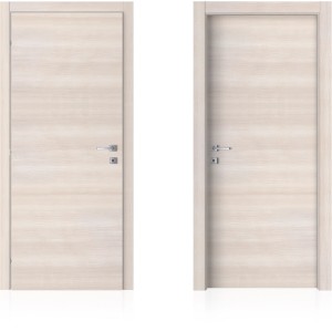 Due porte interne chiare con set di maniglie. Anta con struttura in legno.